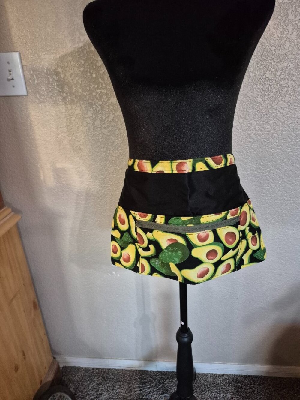 Avocado Multi-Pocket Utility Apron | 6 Pockets with Zipper | Teacher & Craft Bib